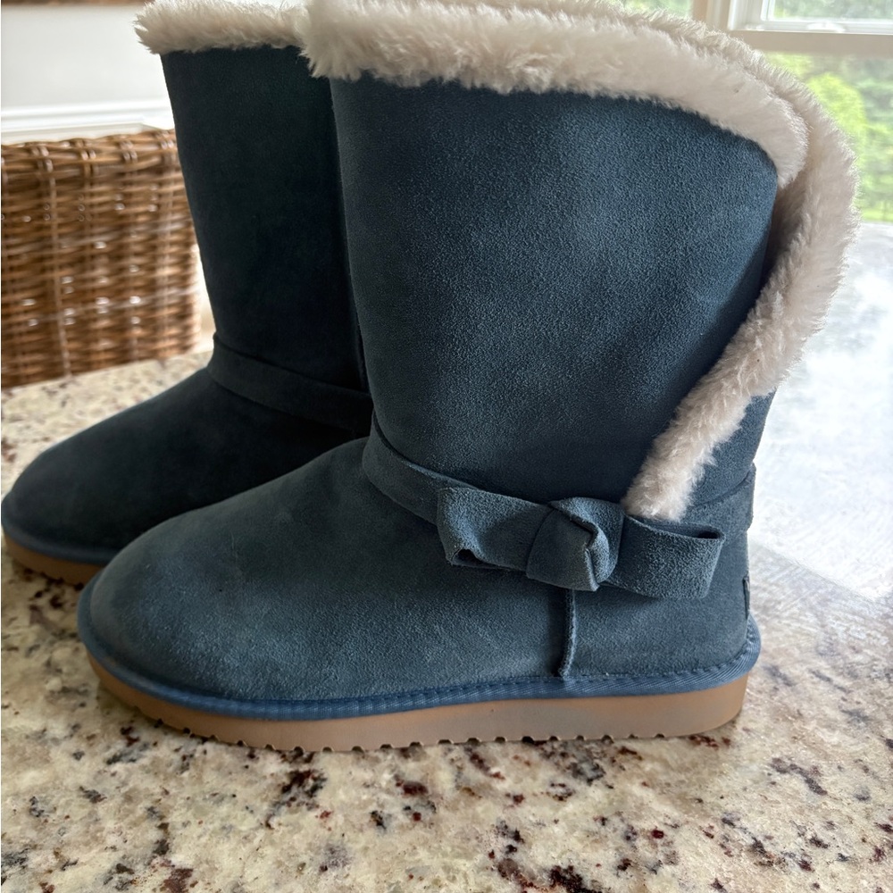 Koolaburra Plush Cream Boots UGGZ